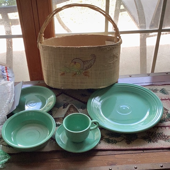 ⚜️  Vintage 1980’s Tablecloth Benetello CROSCILL MUTED 70" - Picture 7 of 16